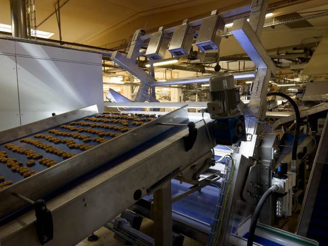 Uno dei maggiori produttori italiani di biscotti si affida a SENSURE per il sistema di controllo qualità in linea